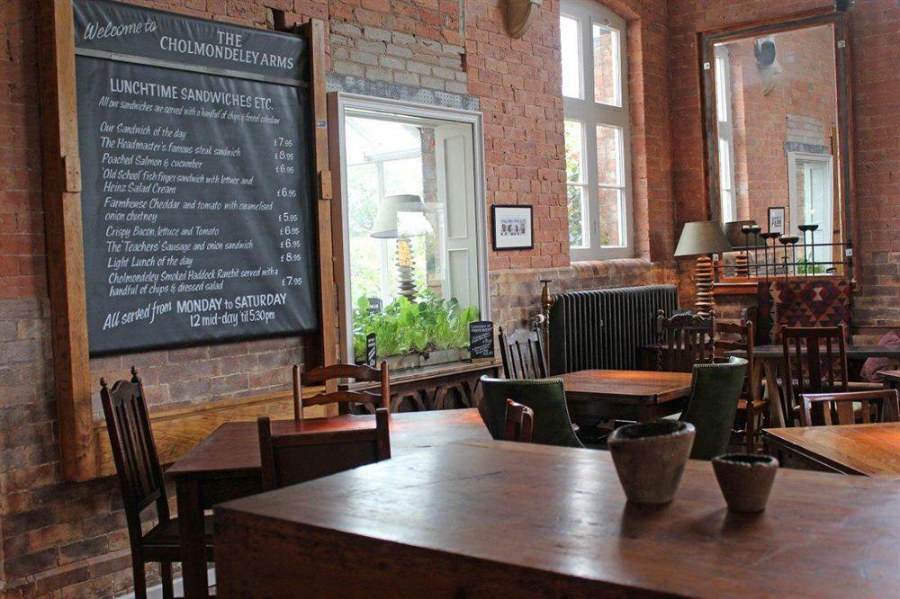 The Cholmondeley Arms Hotel Wrenbury Eksteriør billede